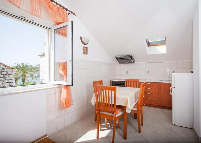 Apartments Ivomar